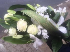 Bukiet białych kwiatów 9293